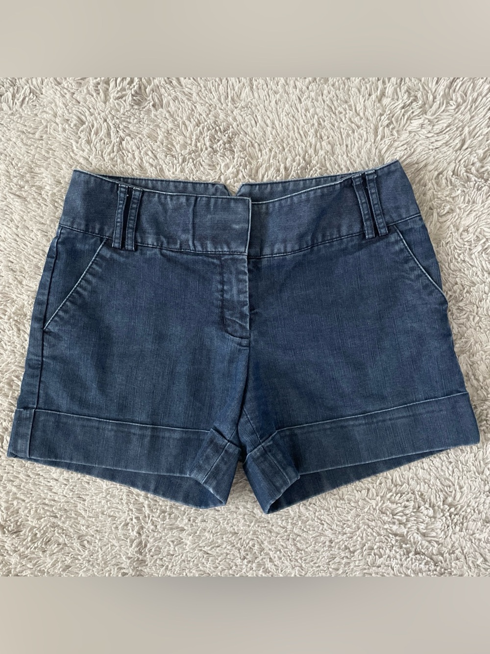 Express Womens Dress Shorts Size 2 Denim Blue Cuffed Cotton Stretch Trouser